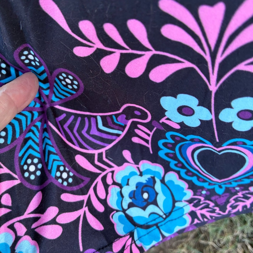 Fun & Flattering Multicolor Paisley Midi Dress - Picture 3 of 6